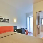 Szálloda Simi Lan