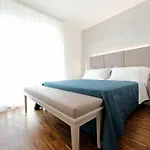 Simi Lan Szálloda