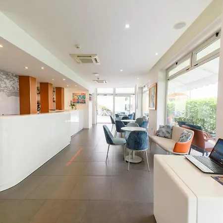 Otel Simi Lan