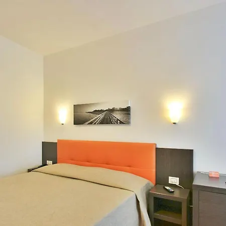 Simi Lan Hotel