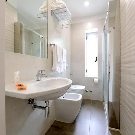 Simi Lan Otel 3*