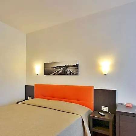 Hotel Simi Lan