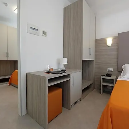 Simi Lan Otel