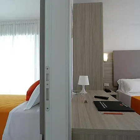 Simi Lan Otel 3*